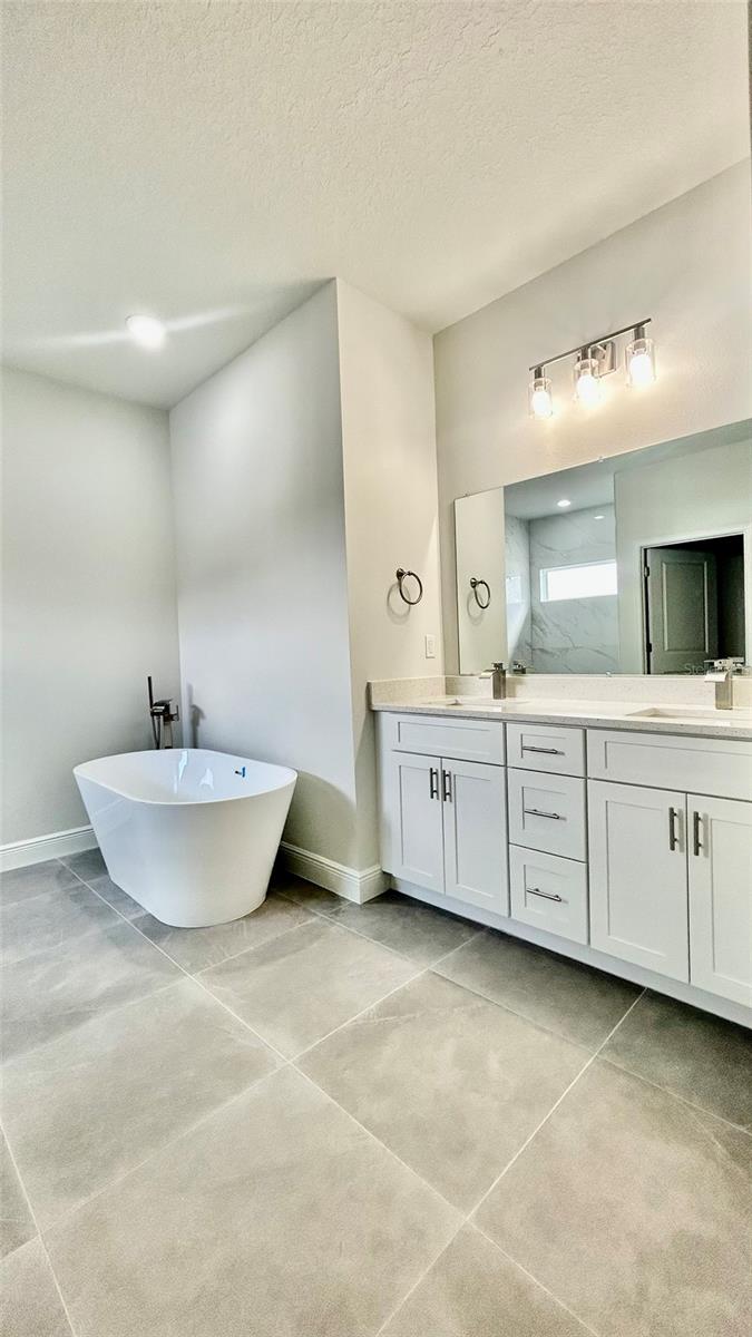 Image 10 of 21 For 713 Marion Oaks Manor