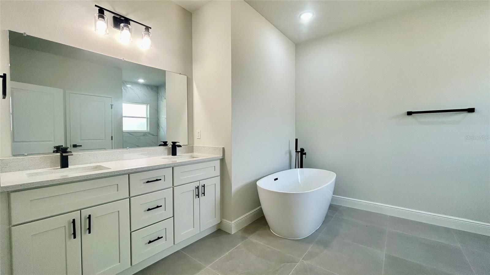 Image 17 of 21 For 713 Marion Oaks Manor