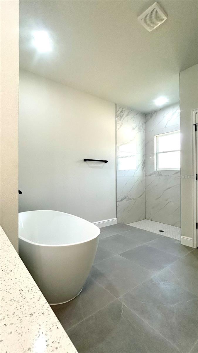 Image 18 of 21 For 713 Marion Oaks Manor