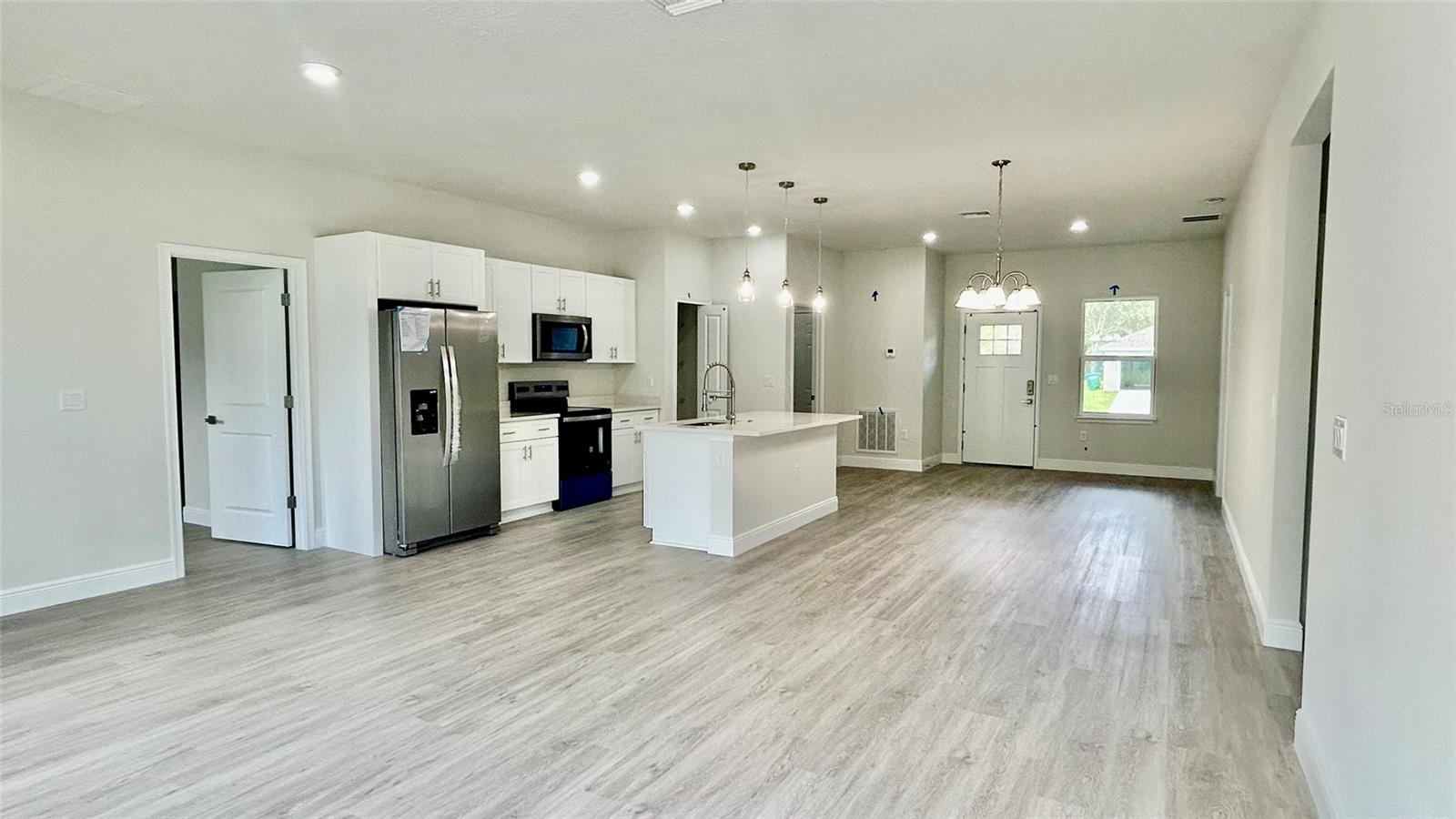 Image 4 of 21 For 713 Marion Oaks Manor