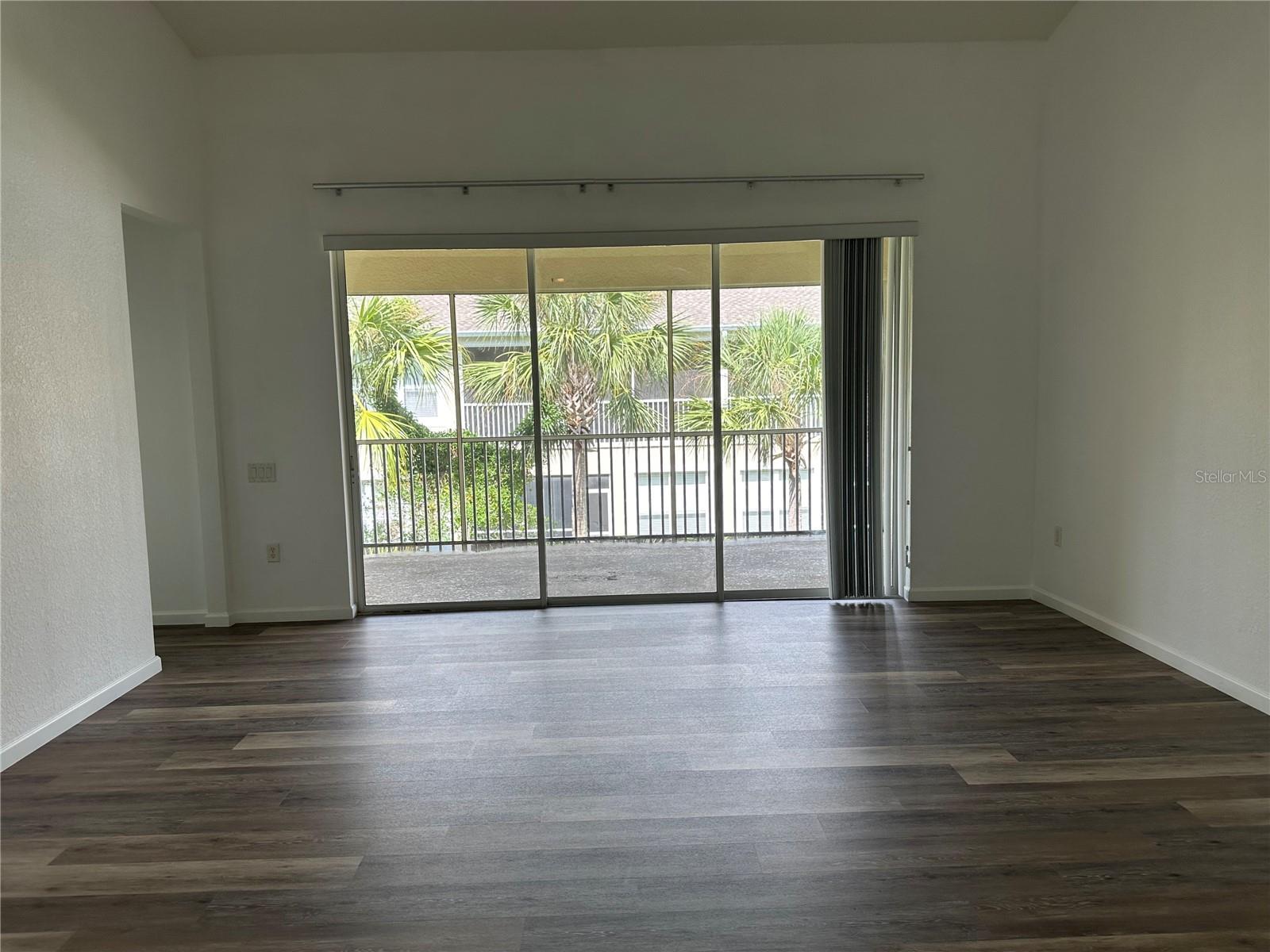 Image 22 of 45 For 412 Hilgard Cove 412