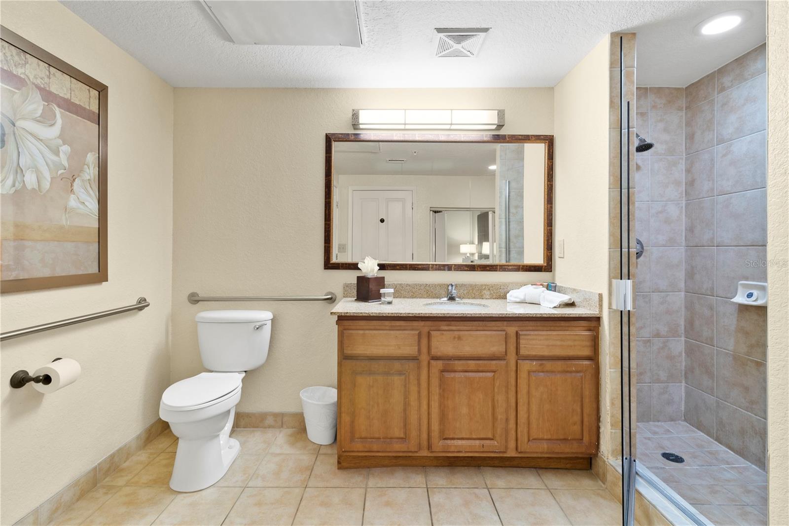 Image 16 of 18 For 12556 Floridays Resort Drive A206