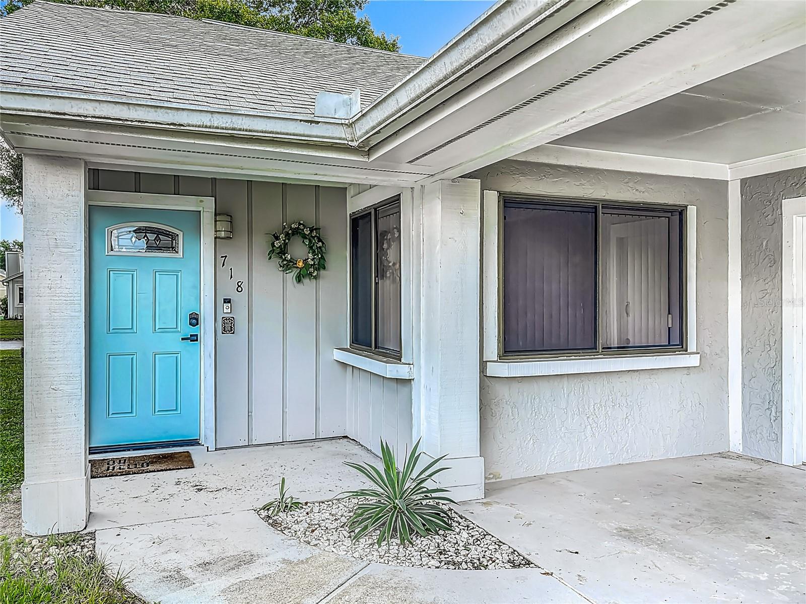 Image 3 of 50 For 718 Lakeside Drive
