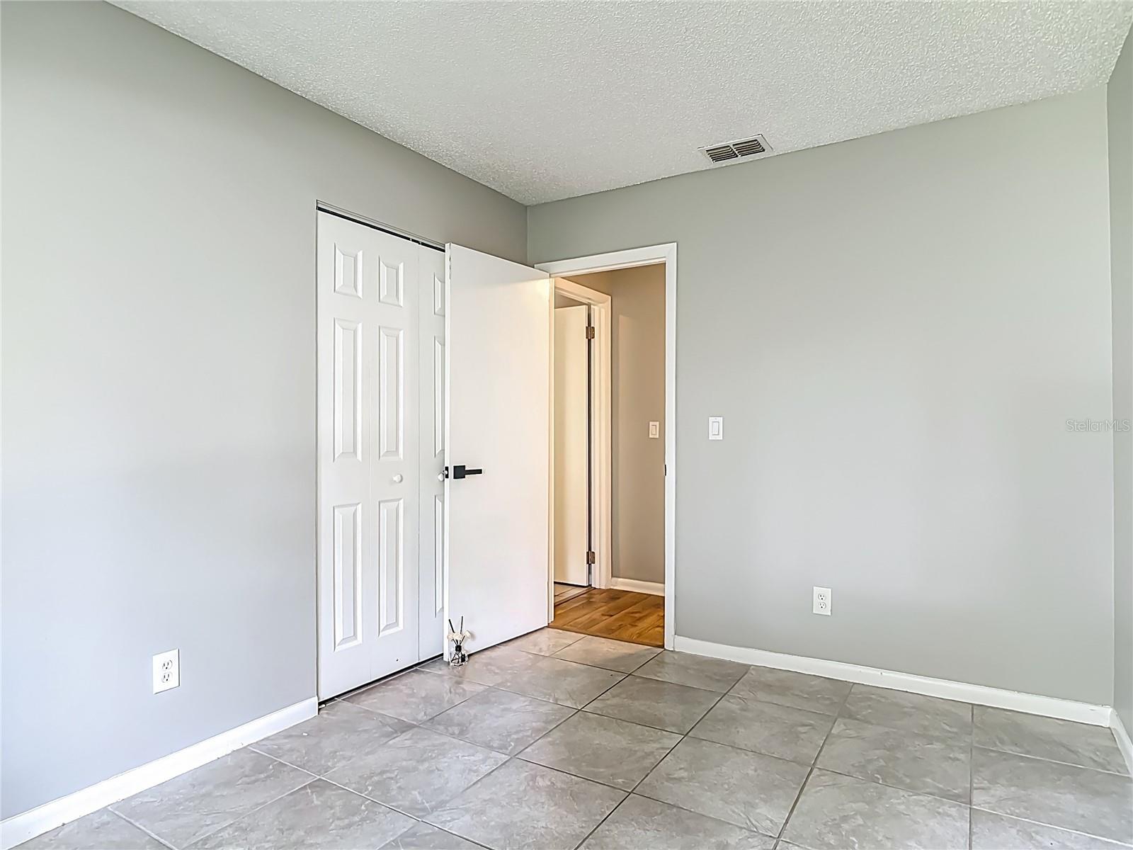 Image 30 of 50 For 718 Lakeside Drive