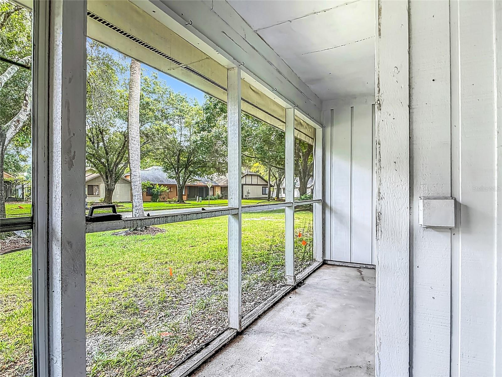 Image 34 of 50 For 718 Lakeside Drive