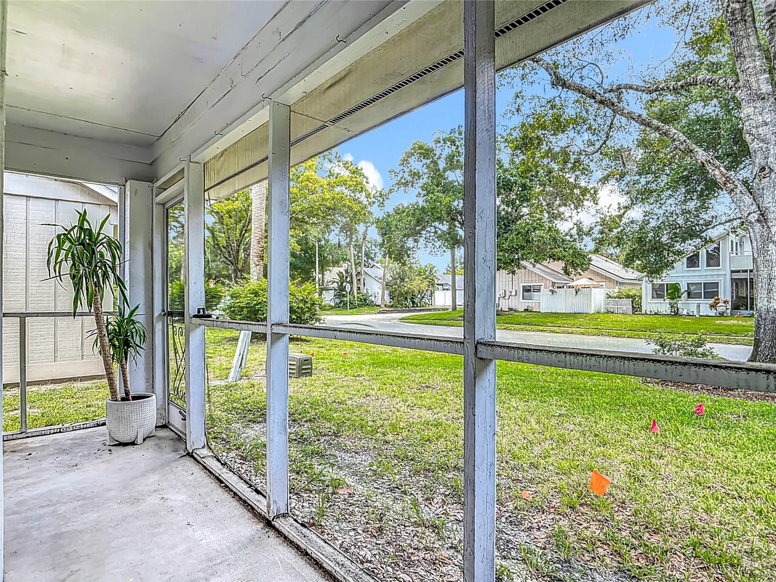 Image 35 of 50 For 718 Lakeside Drive