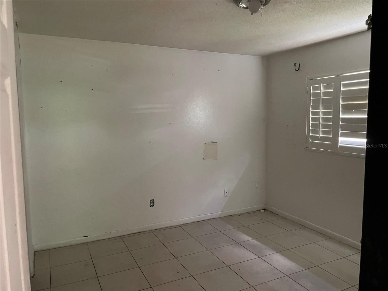 Image 11 of 19 For 4052 Castlegate Drive