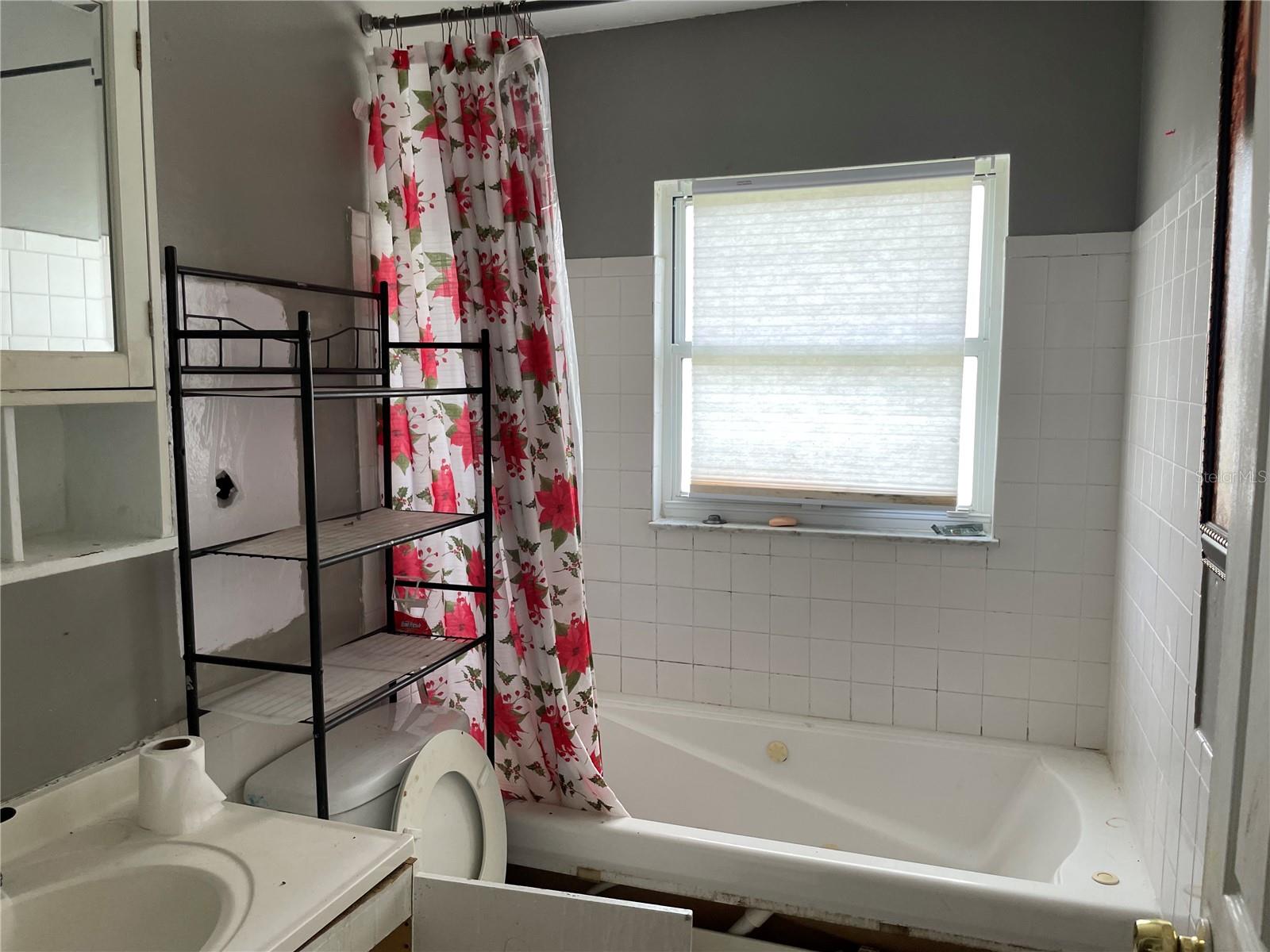 Image 13 of 19 For 4052 Castlegate Drive