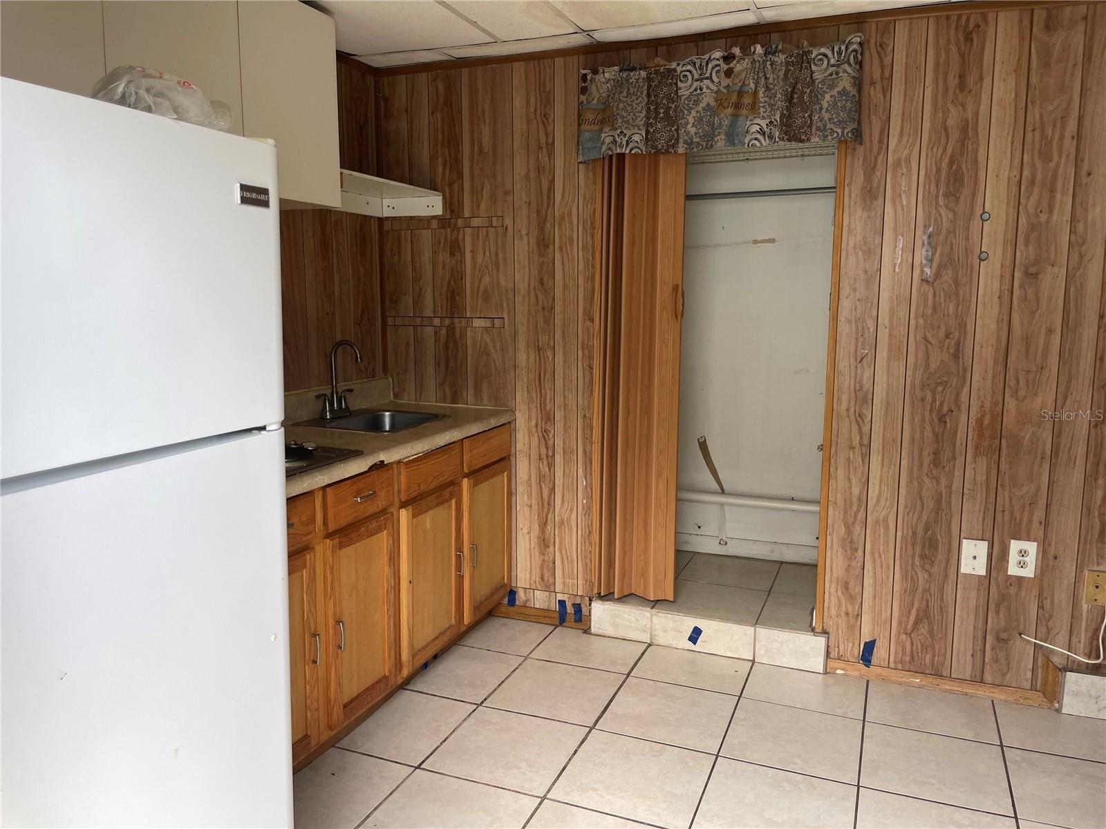 Image 14 of 19 For 4052 Castlegate Drive