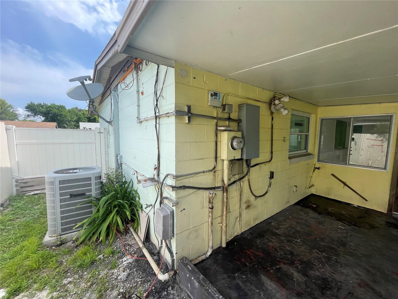 Image 17 of 19 For 4052 Castlegate Drive