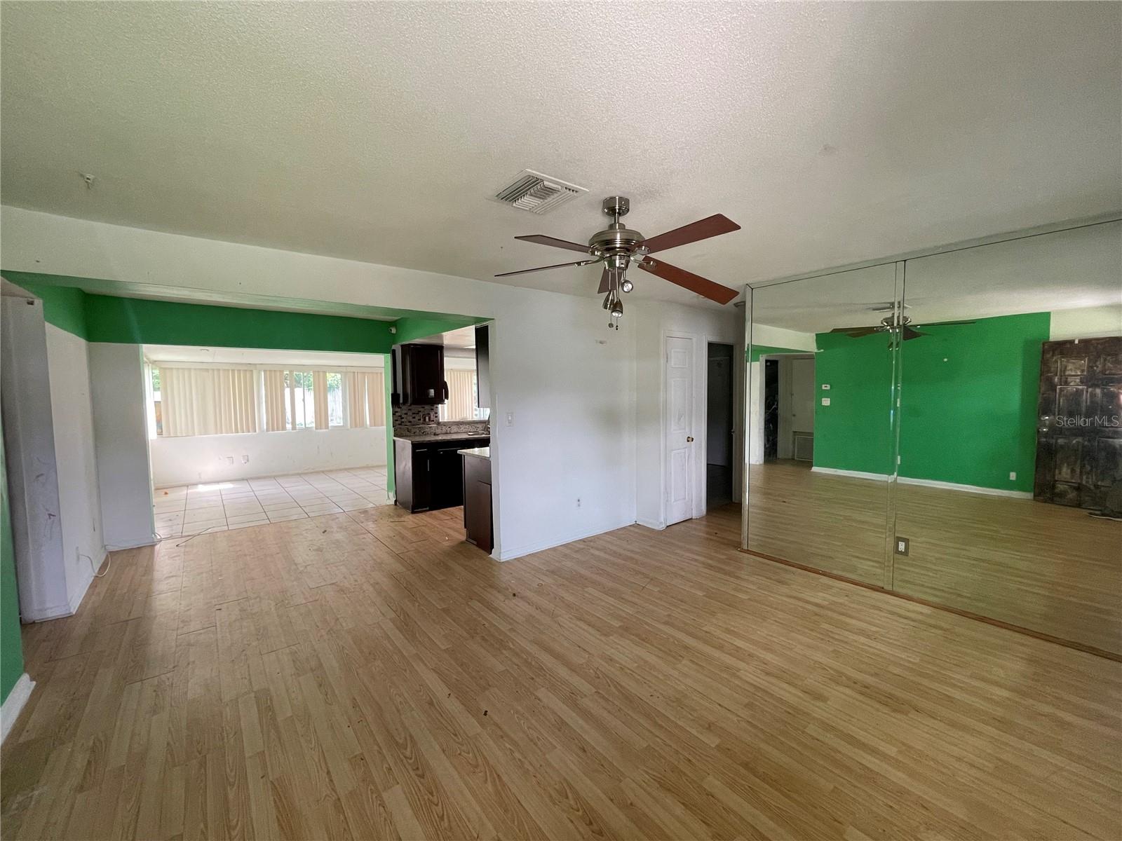 Image 3 of 19 For 4052 Castlegate Drive