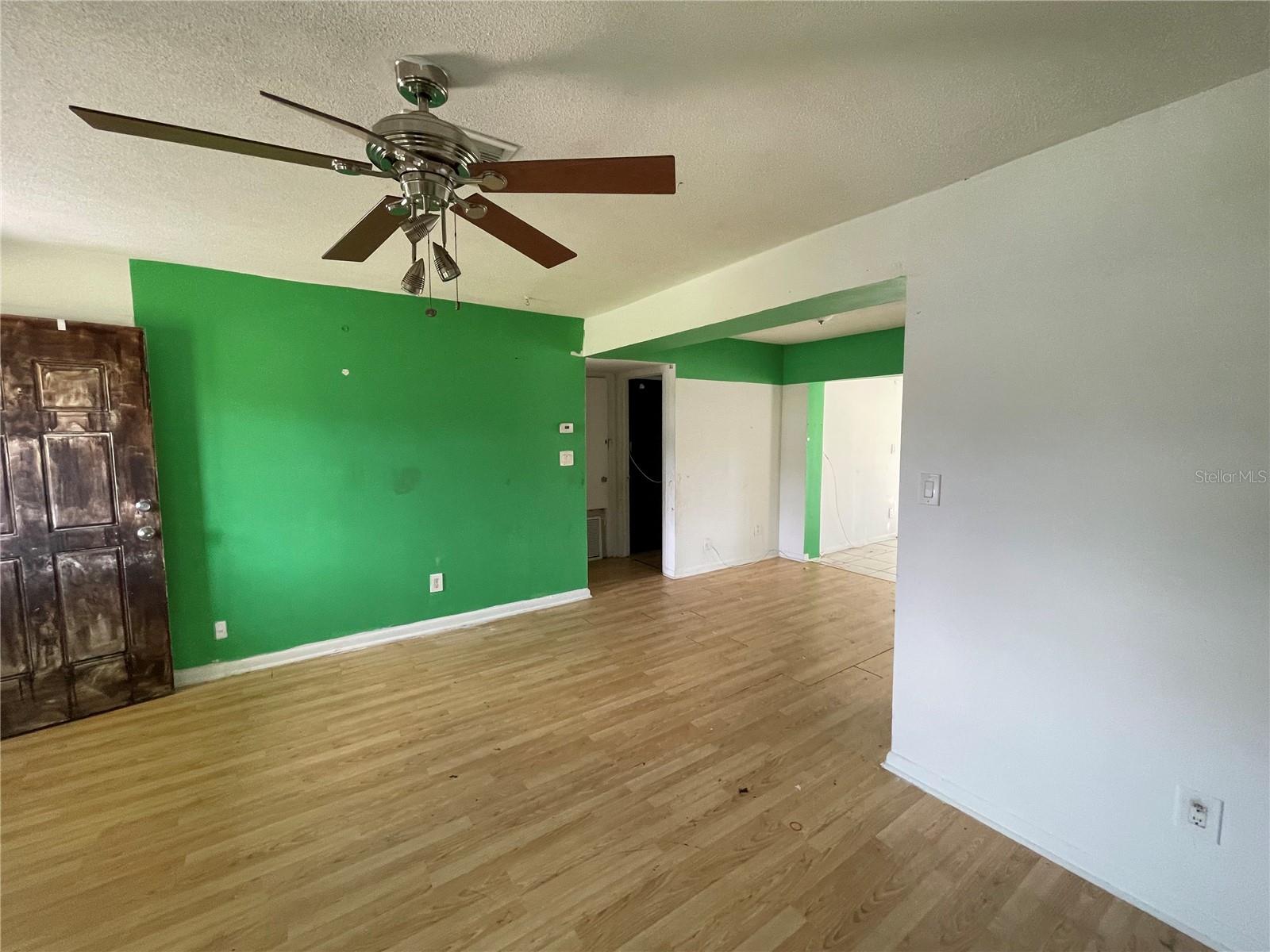 Image 4 of 19 For 4052 Castlegate Drive