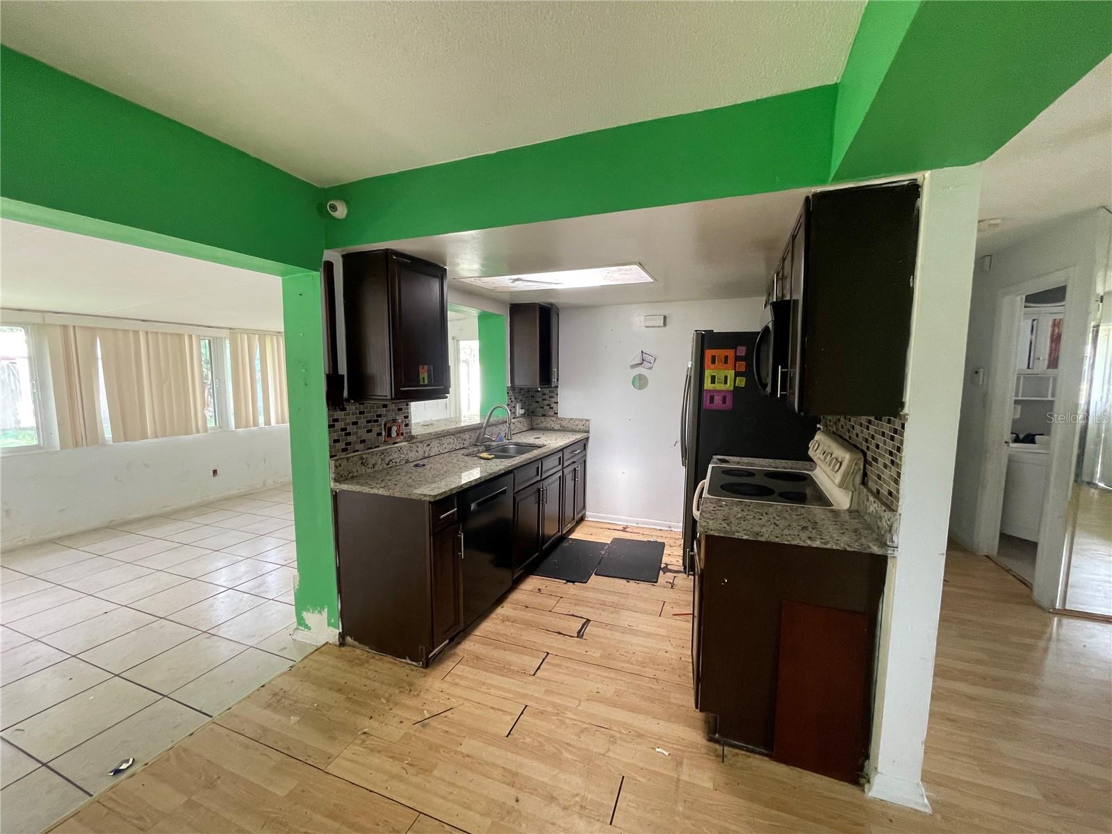 Image 5 of 19 For 4052 Castlegate Drive