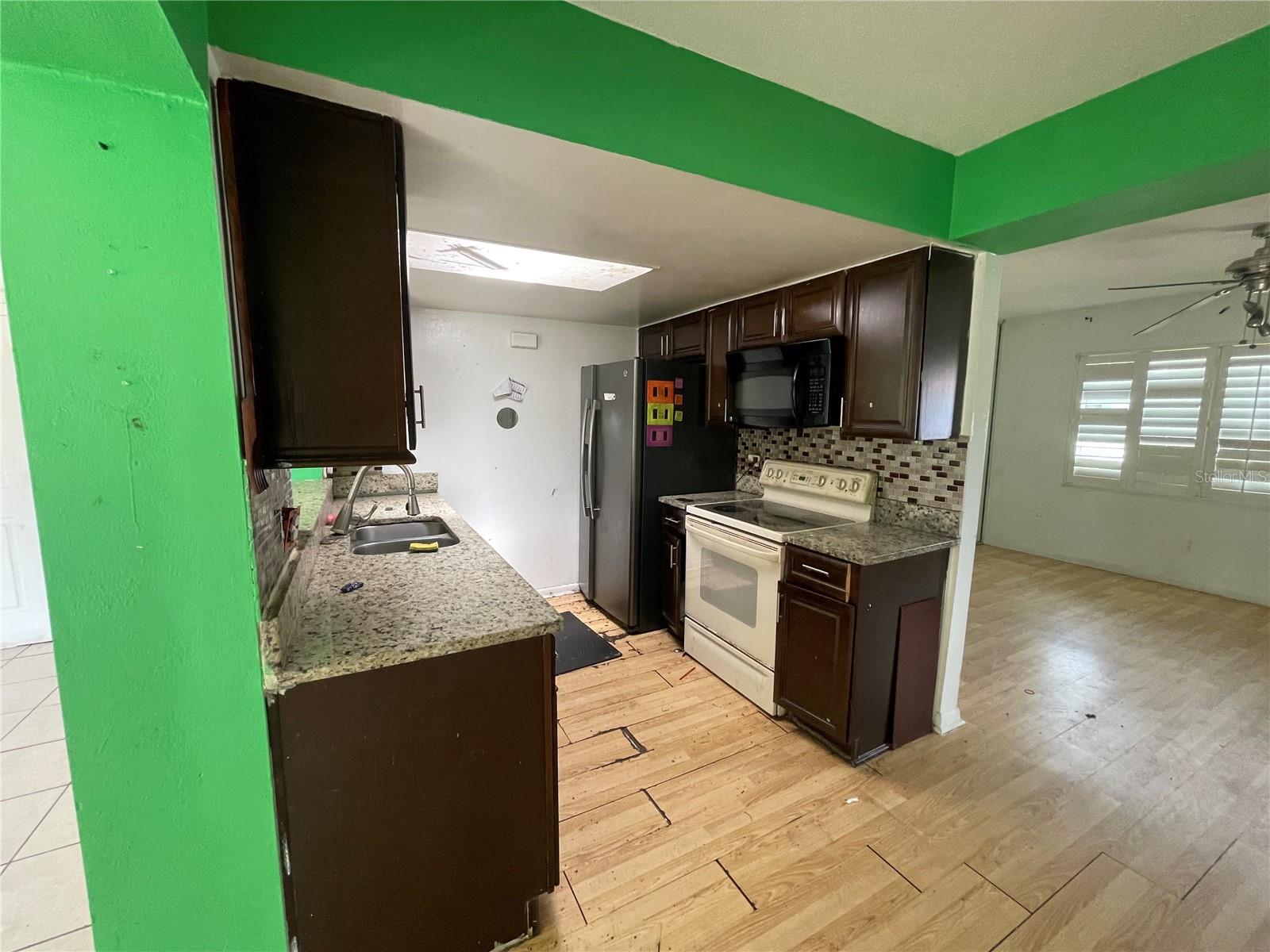 Image 6 of 19 For 4052 Castlegate Drive