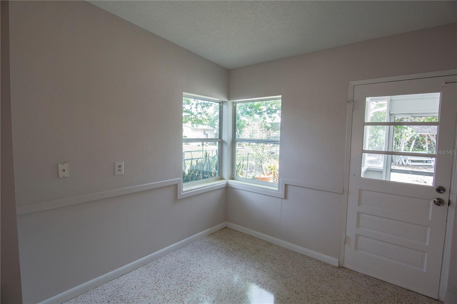 Image 7 of 17 For 2510 Roxbury Road