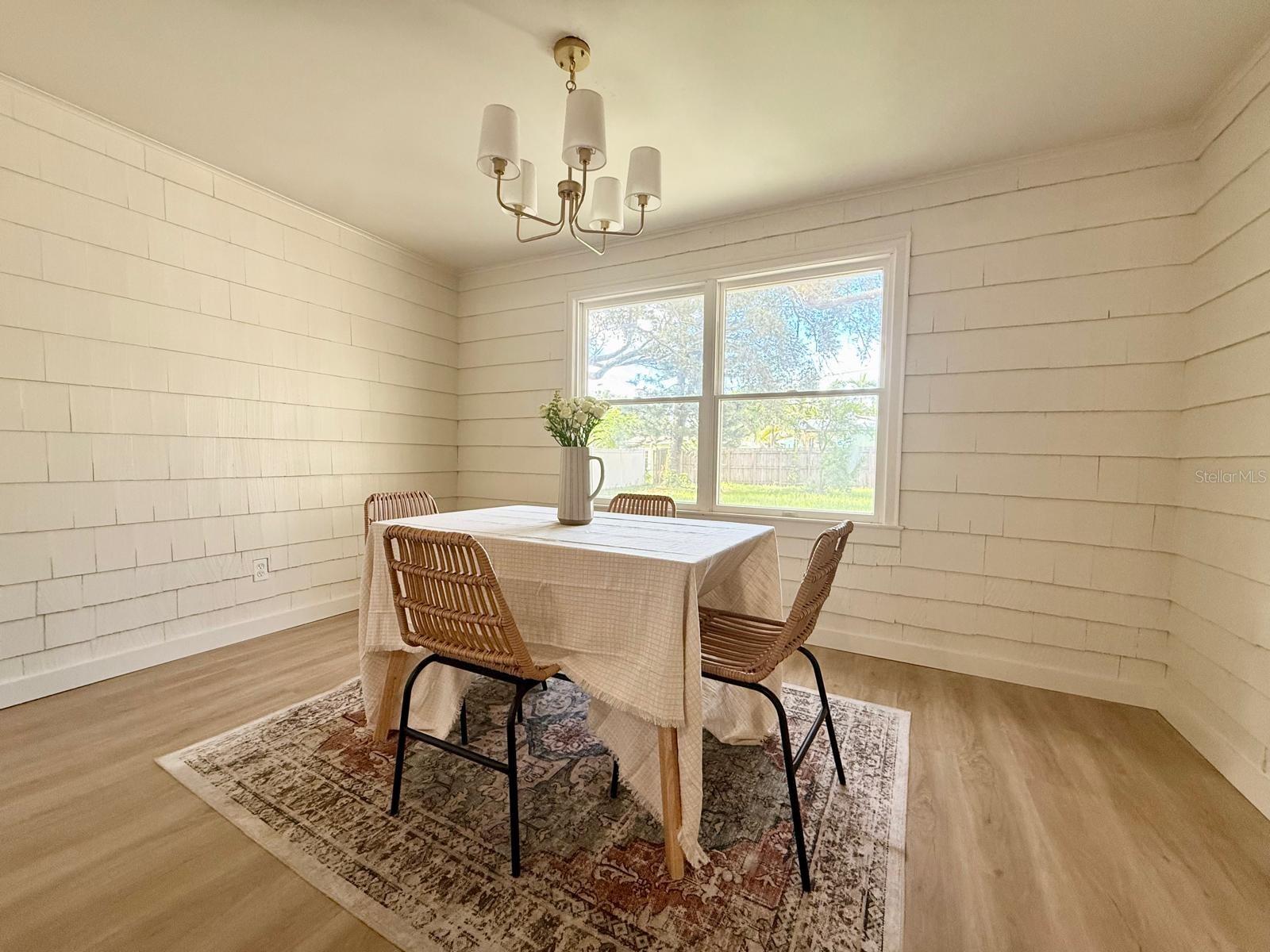 Image 12 of 32 For 918 7th Avenue Sw