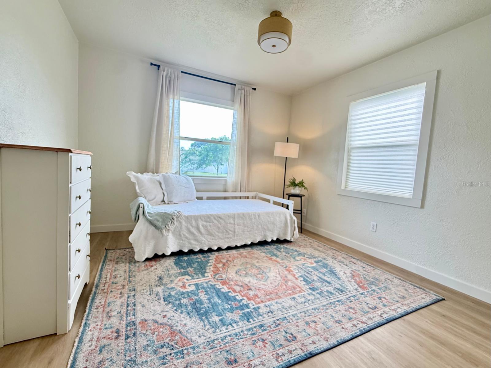 Image 21 of 32 For 918 7th Avenue Sw