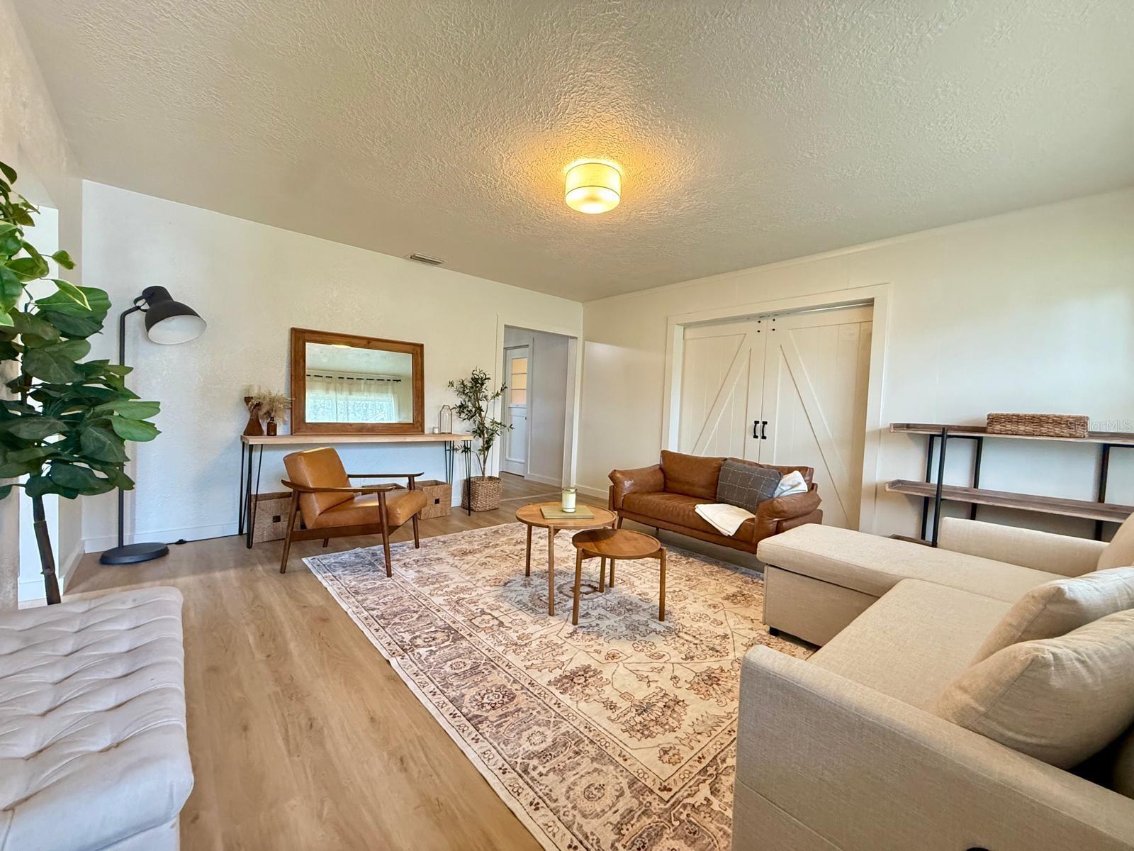 Image 4 of 32 For 918 7th Avenue Sw