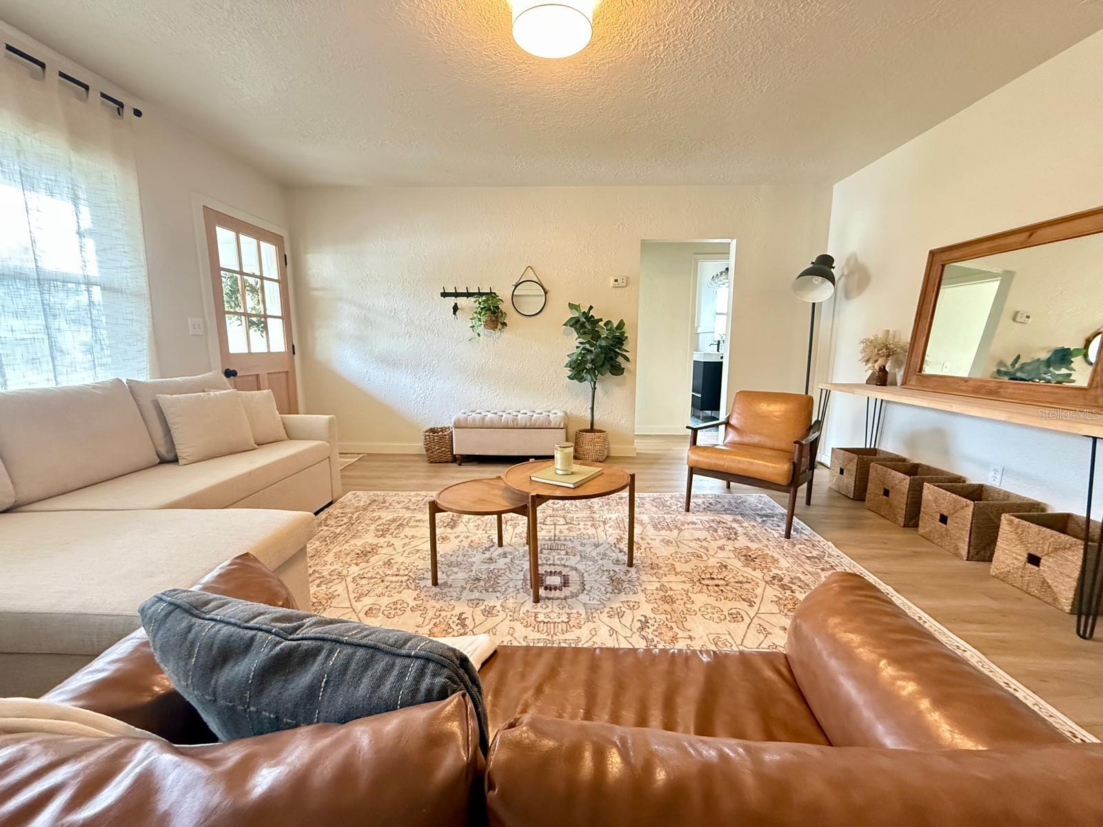 Image 5 of 32 For 918 7th Avenue Sw