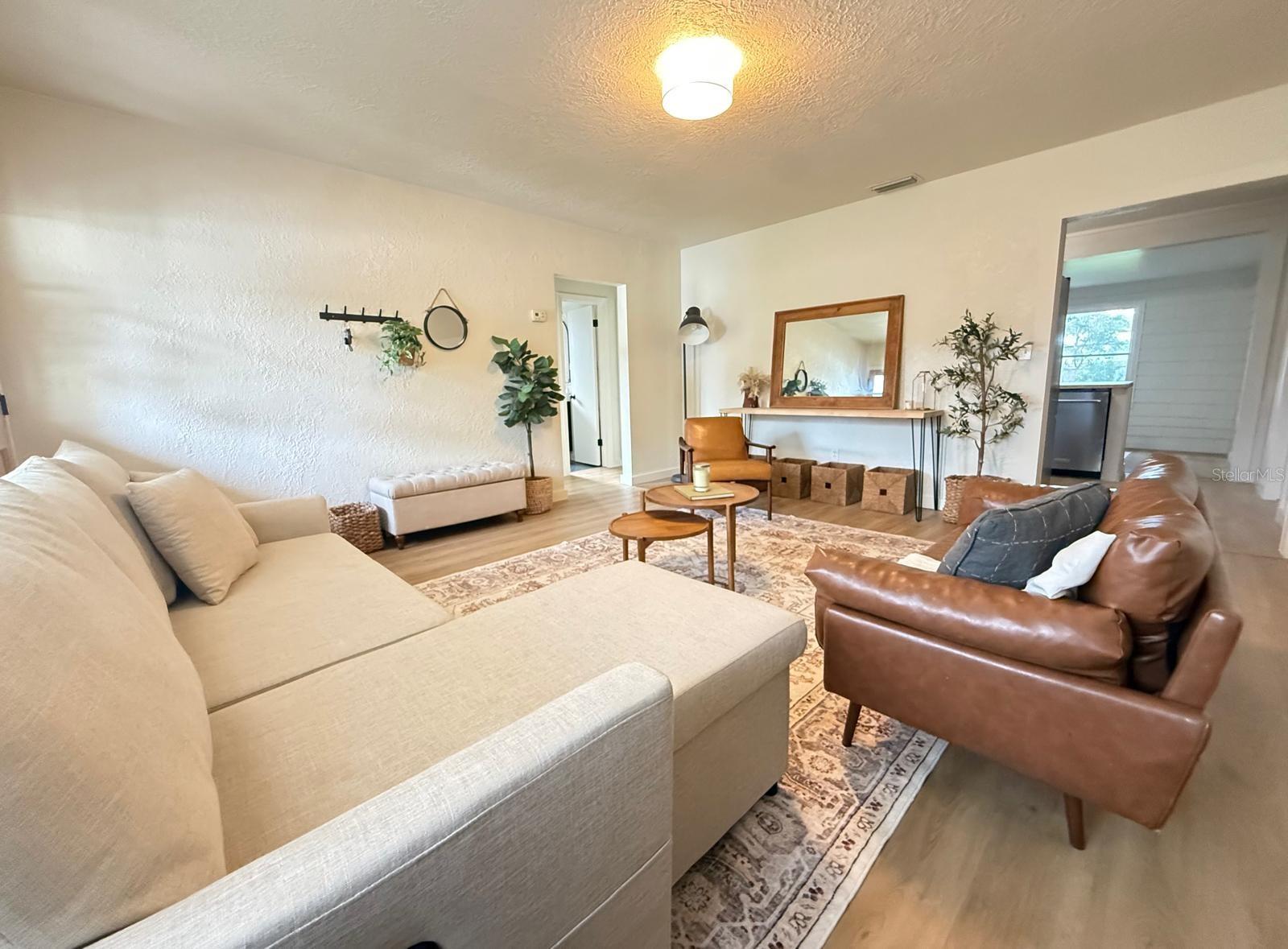 Image 6 of 32 For 918 7th Avenue Sw