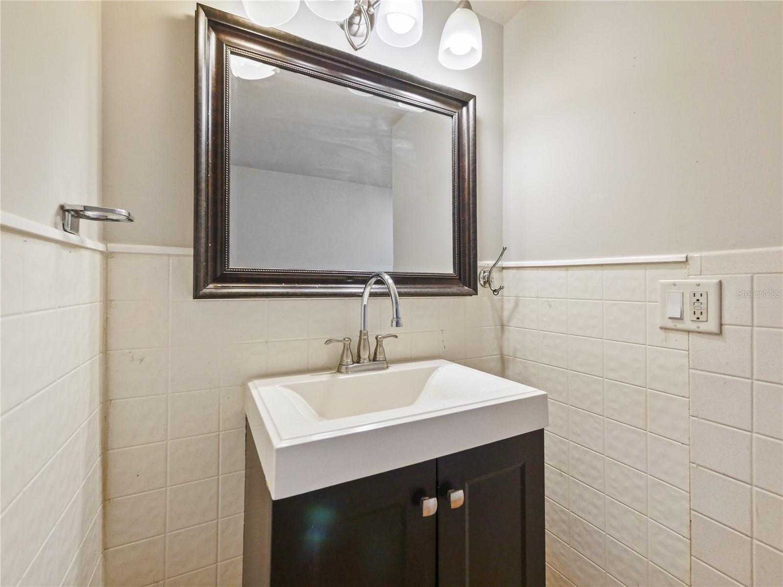 Image 10 of 18 For 1000 Semoran Boulevard 716
