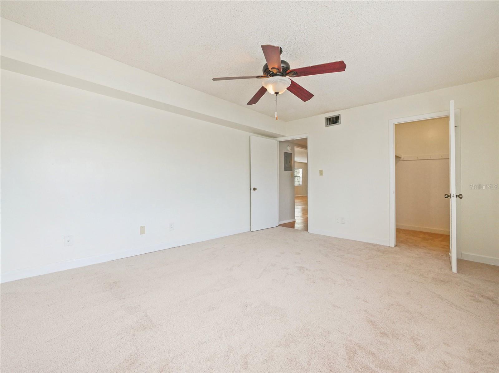Image 13 of 18 For 1000 Semoran Boulevard 716