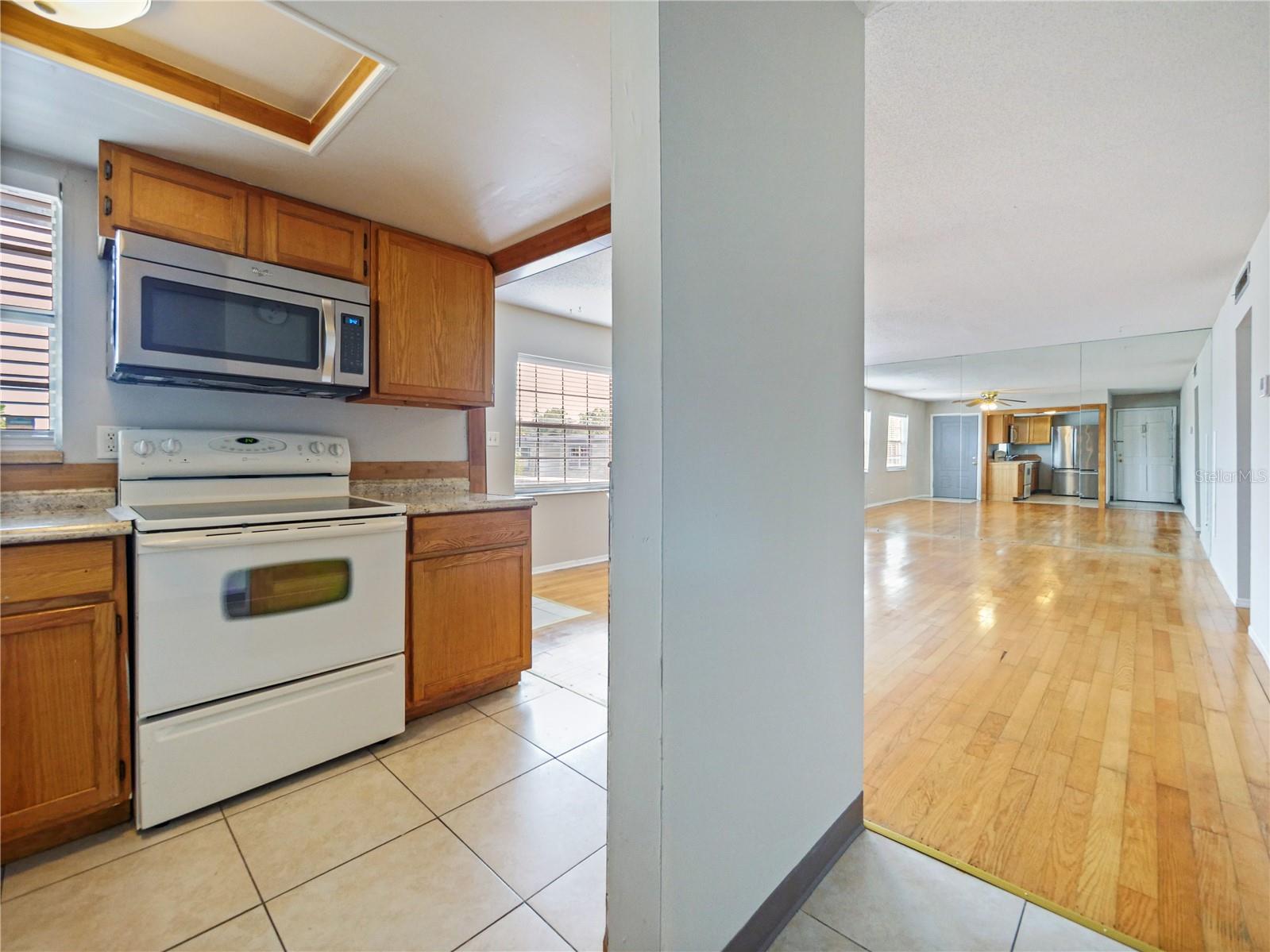 Image 2 of 18 For 1000 Semoran Boulevard 716