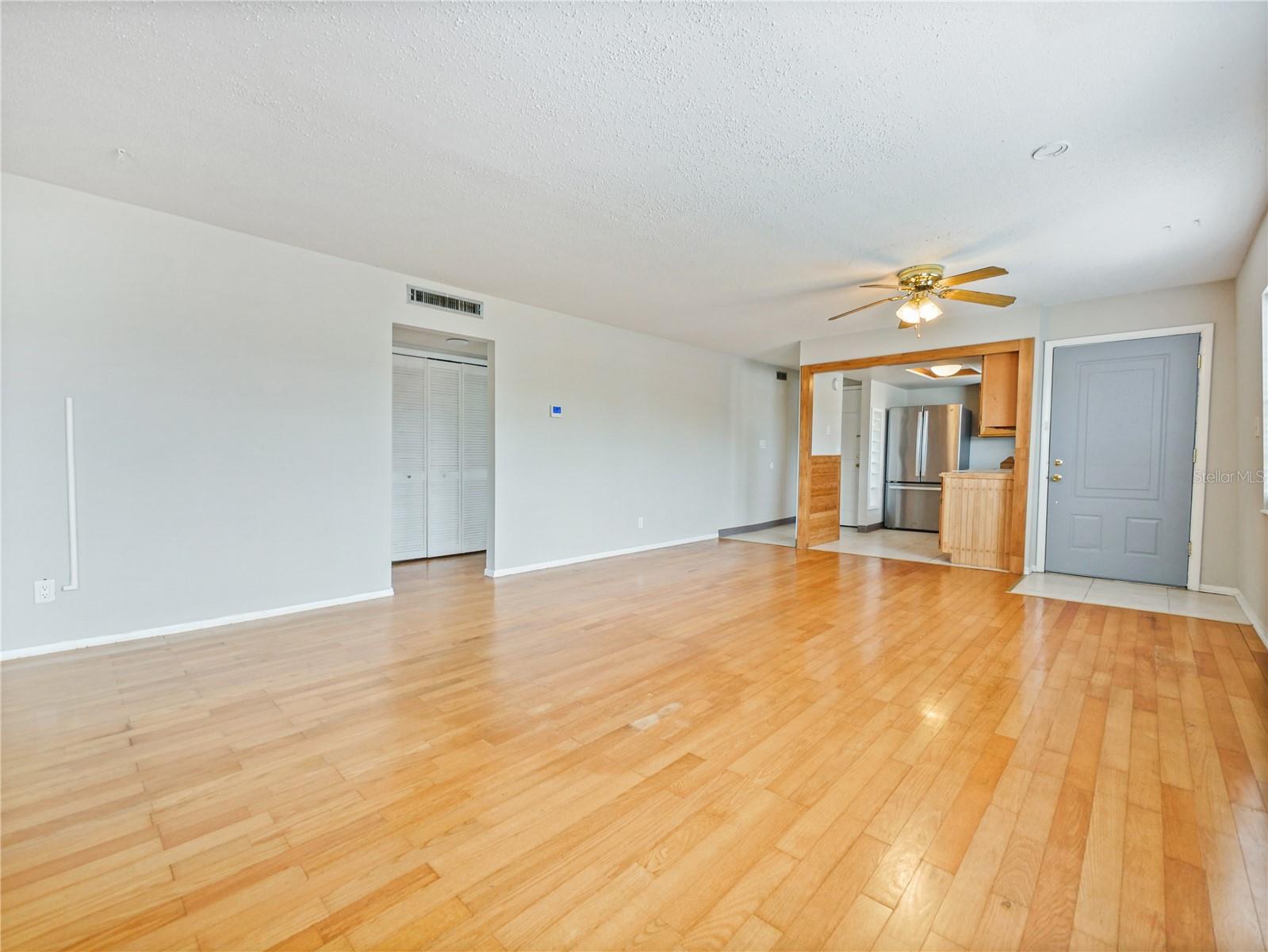 Image 6 of 18 For 1000 Semoran Boulevard 716
