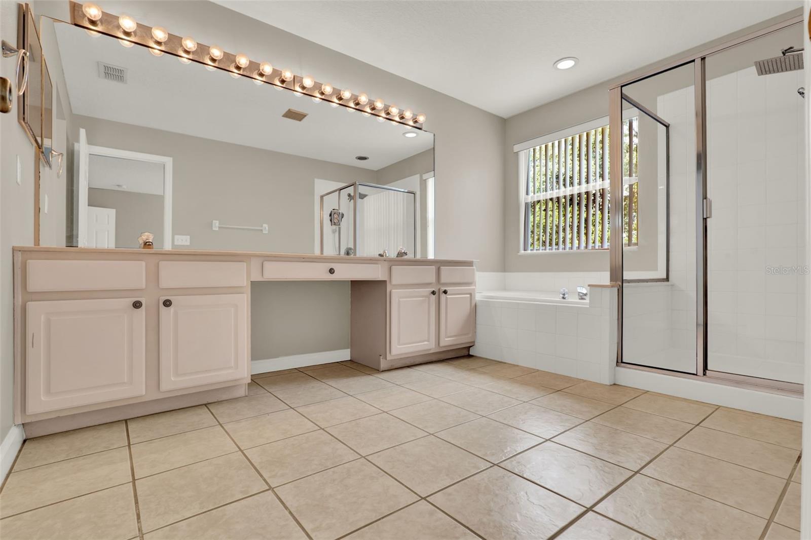 Image 20 of 38 For 1916 Mitchellbrook Ln