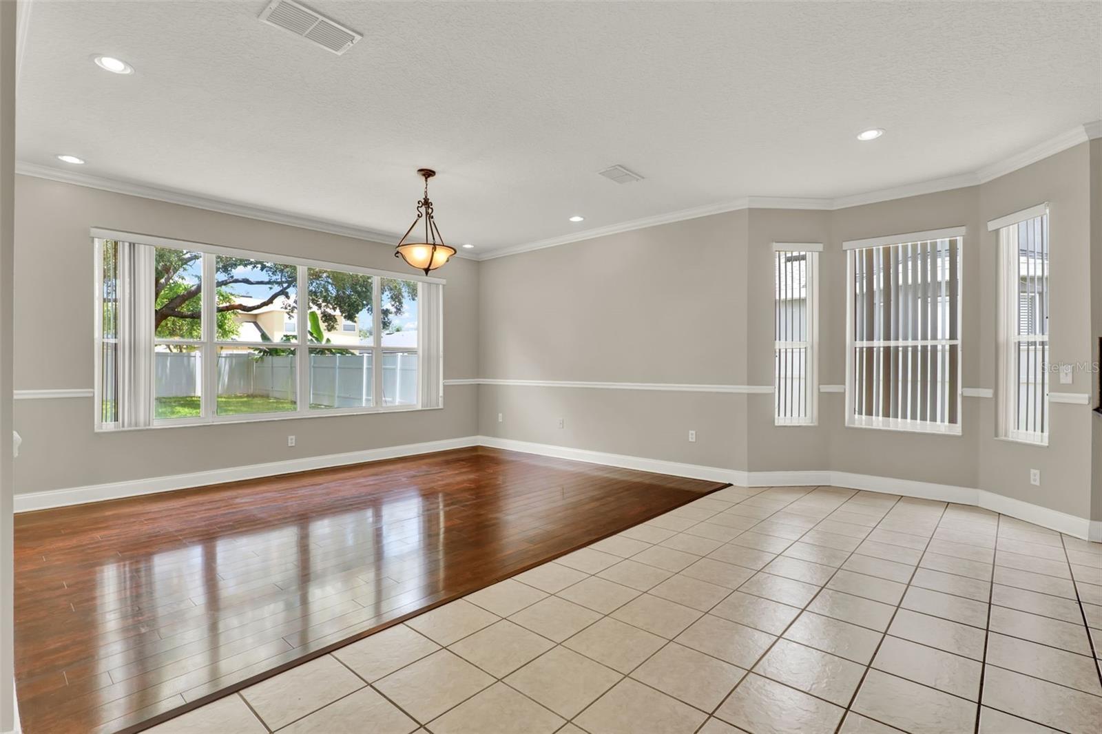 Image 7 of 38 For 1916 Mitchellbrook Ln