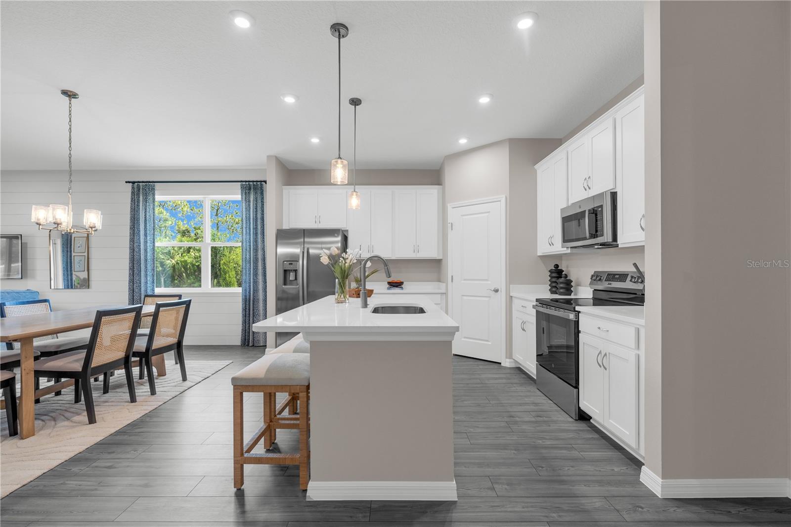 Image 5 of 37 For 1110 Clay Boulevard