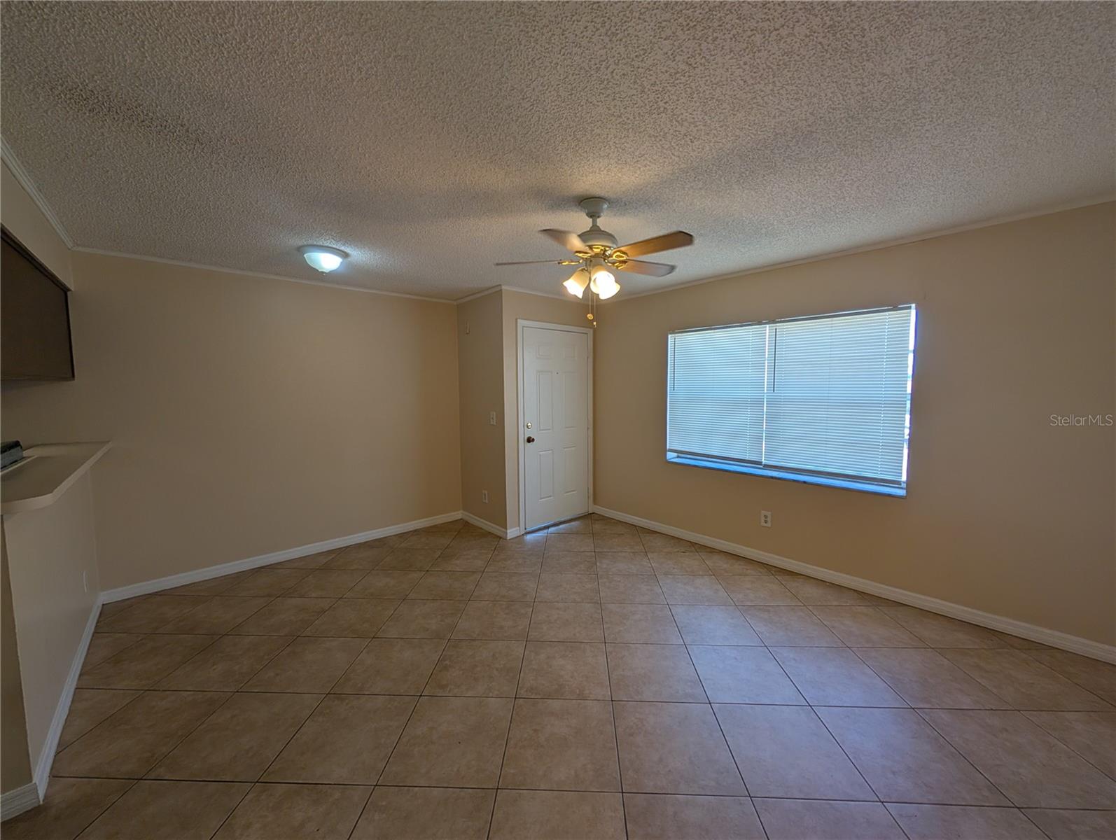 Listing photo id 0 for 6415 Roberts Avenue 201