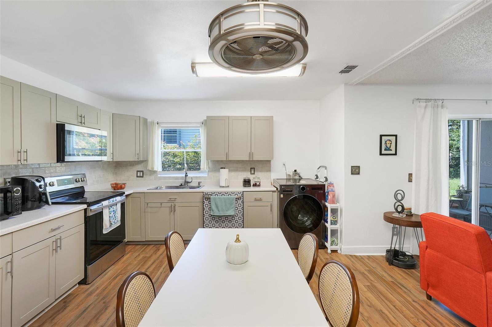 Image 14 of 34 For 4226 Pershing Pointe Place 5