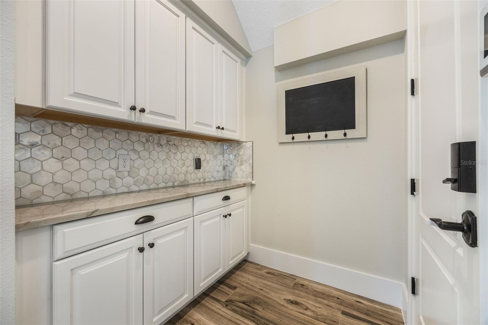 Image 33 of 79 For 13035 Stoddart Avenue
