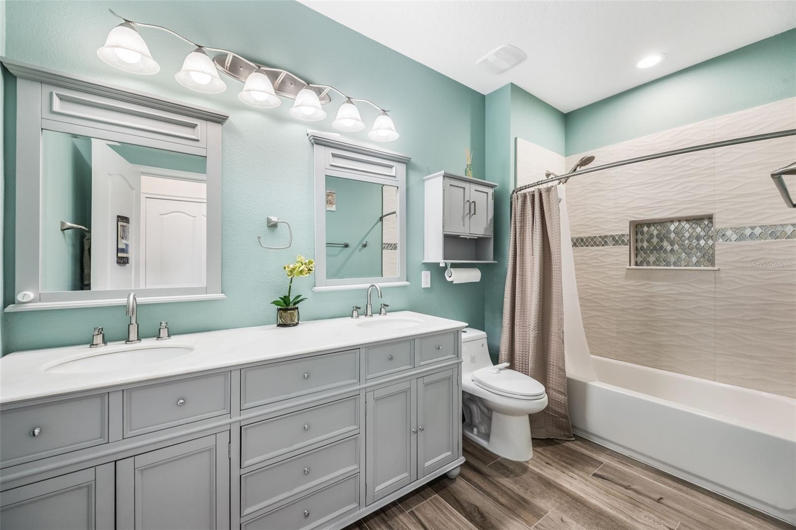 Image 42 of 79 For 13035 Stoddart Avenue