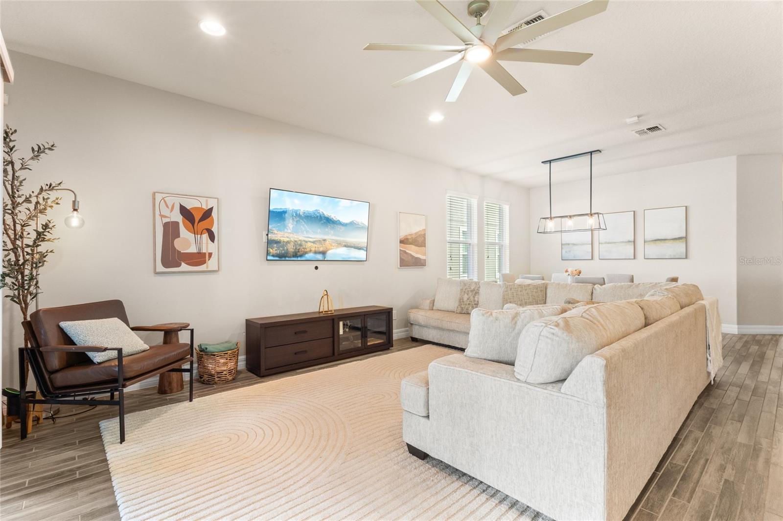 Image 11 of 34 For 8251 Randal Park Boulevard