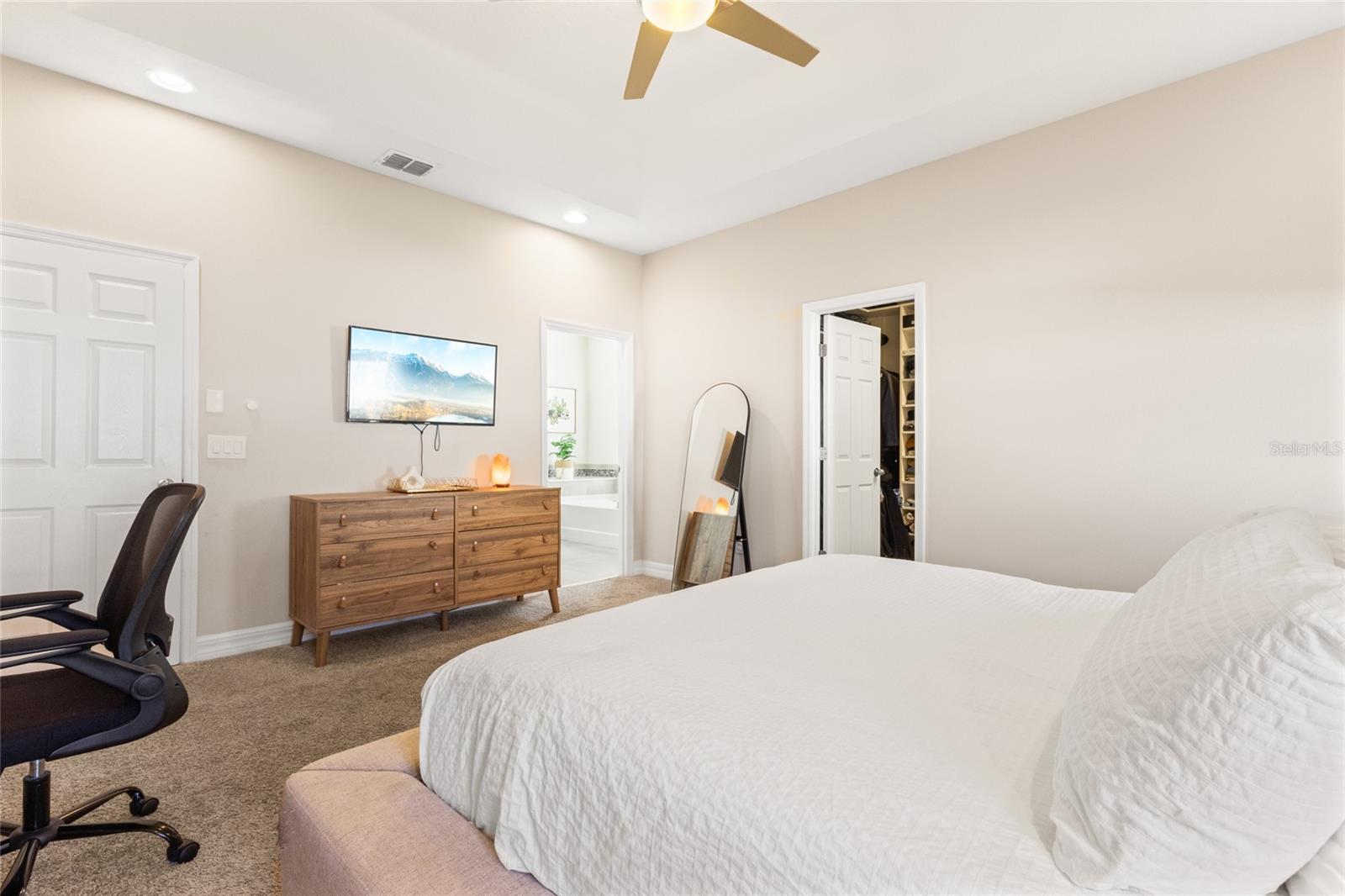 Image 15 of 34 For 8251 Randal Park Boulevard