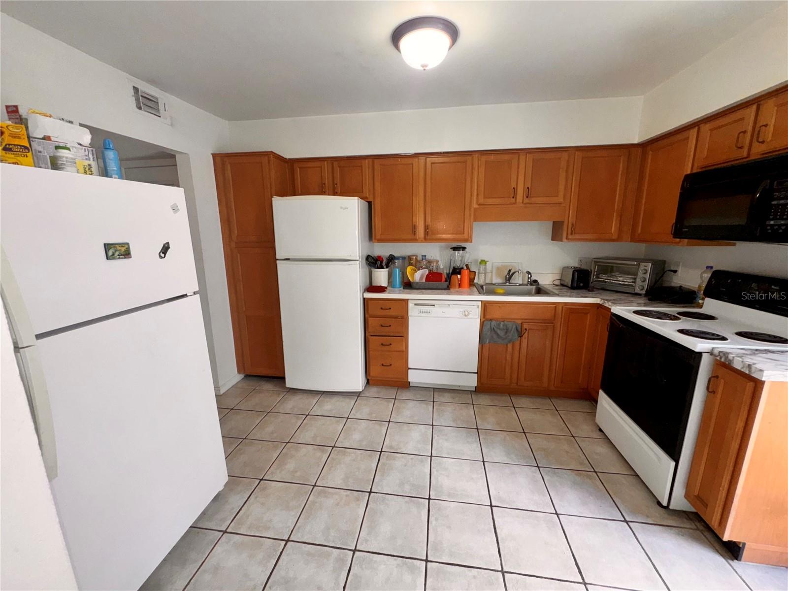 Image 10 of 28 For 678 Leslie Court 678