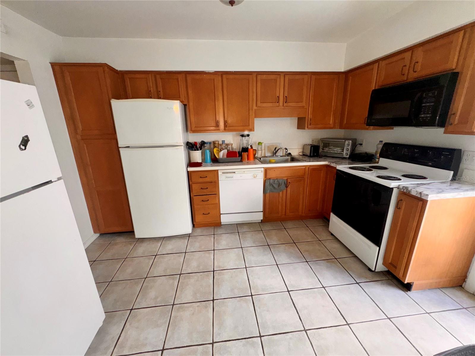 Image 11 of 28 For 678 Leslie Court 678