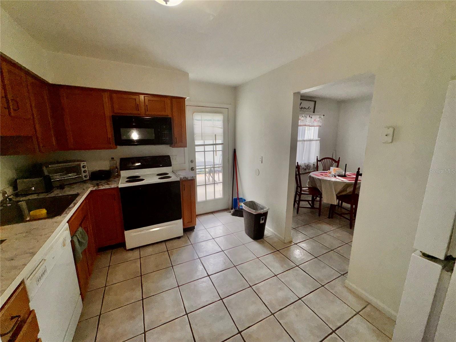 Image 12 of 28 For 678 Leslie Court 678