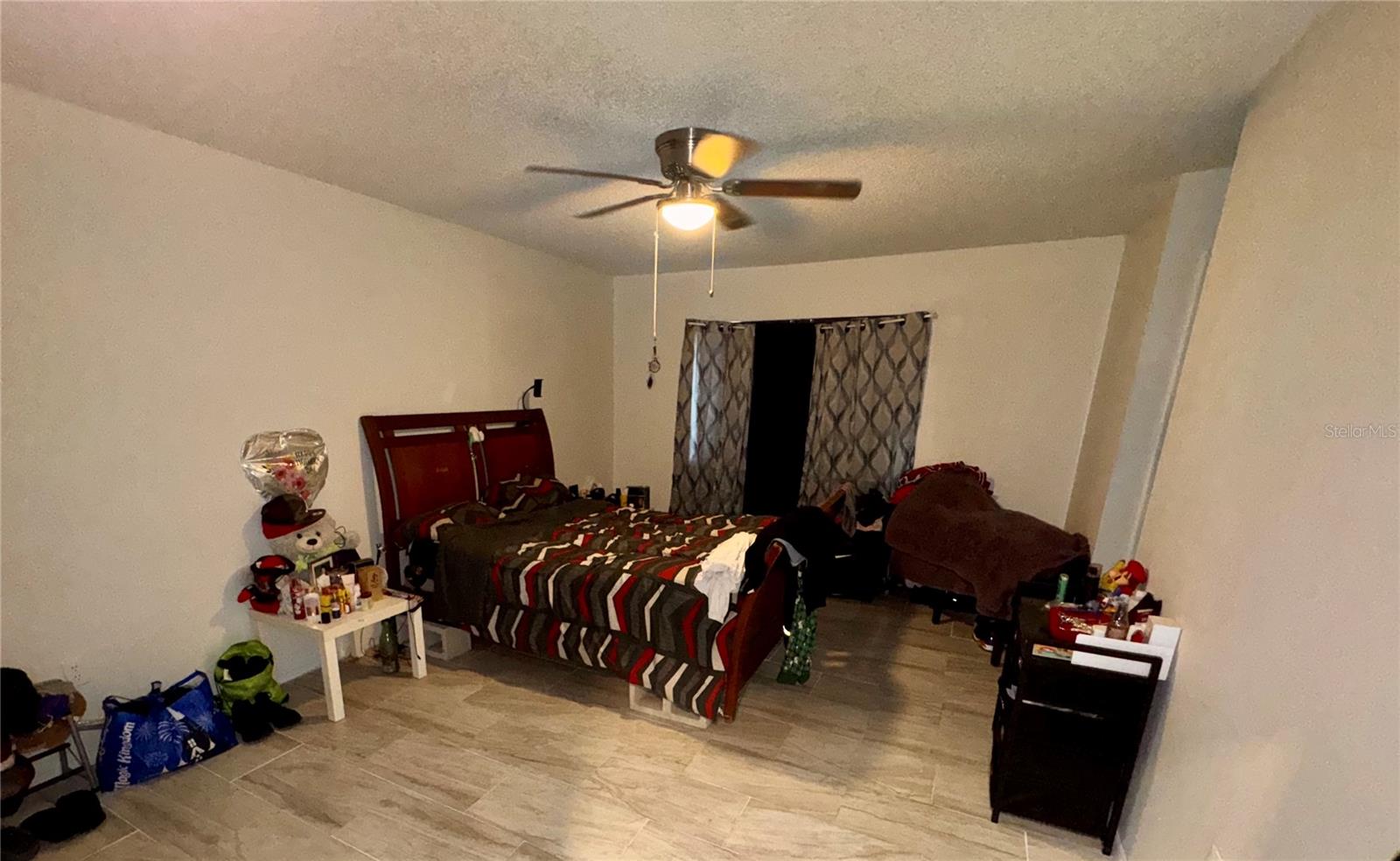 Image 16 of 28 For 678 Leslie Court 678