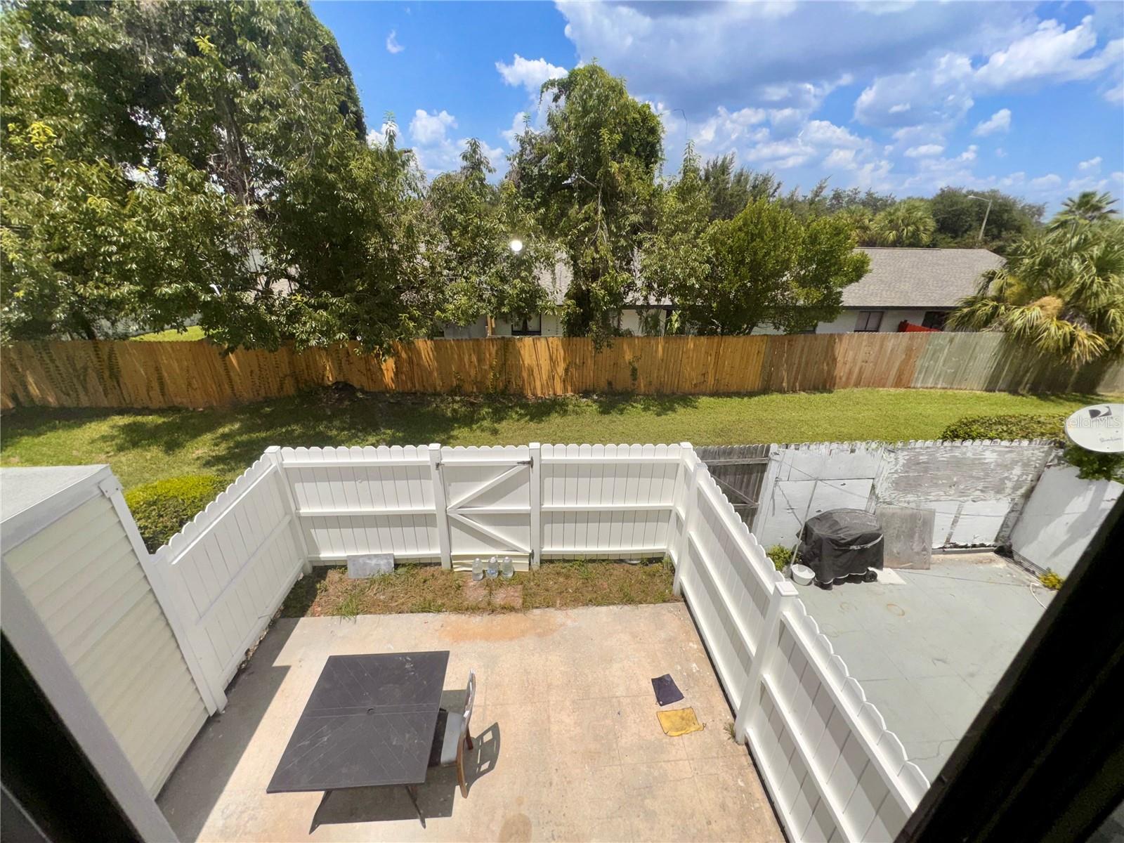 Image 19 of 28 For 678 Leslie Court 678