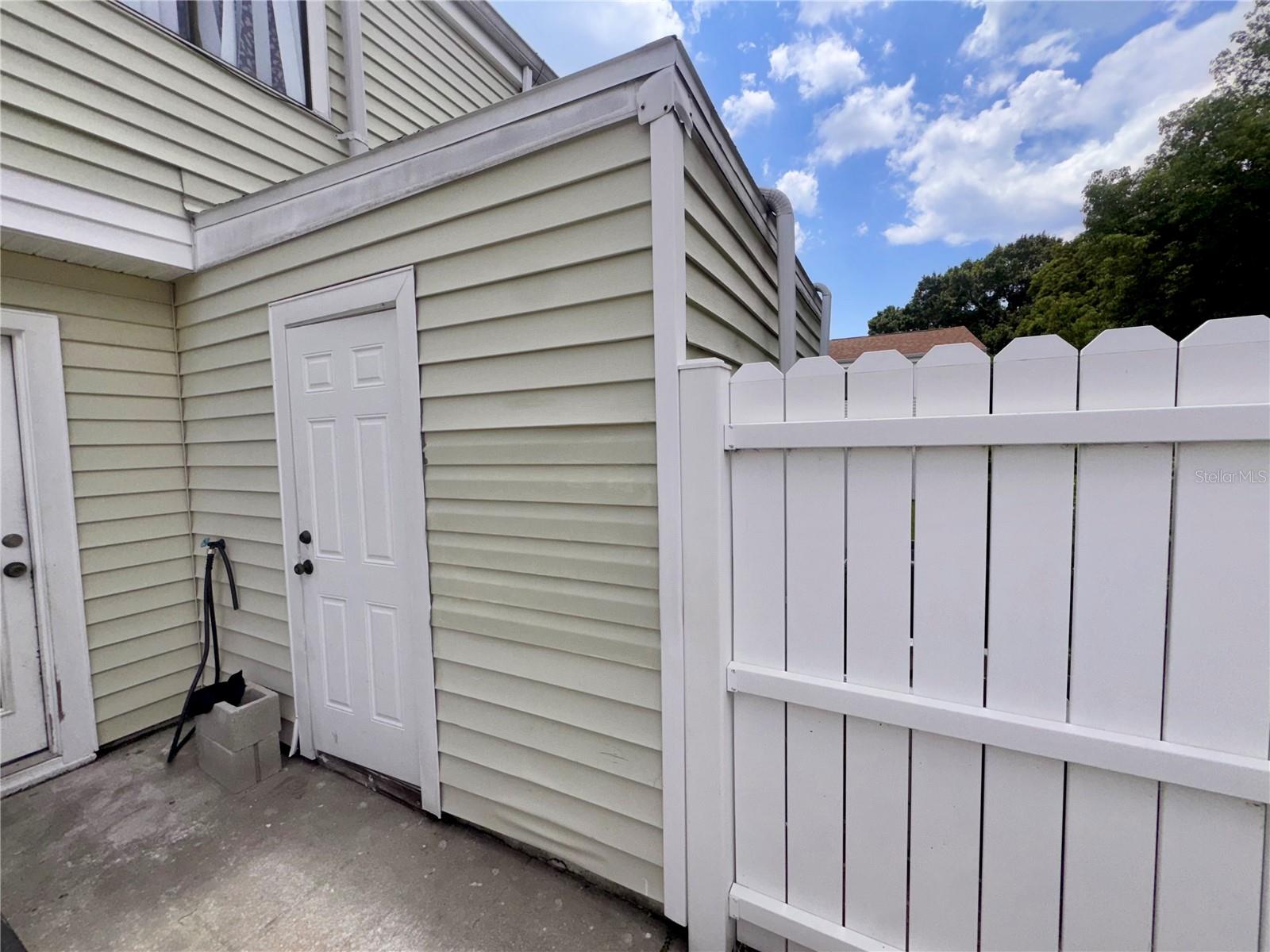 Image 20 of 28 For 678 Leslie Court 678