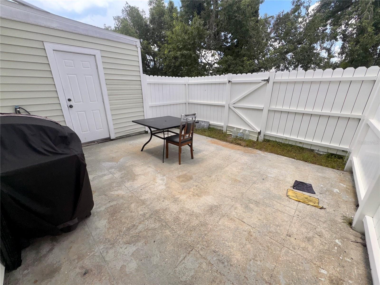 Image 21 of 28 For 678 Leslie Court 678
