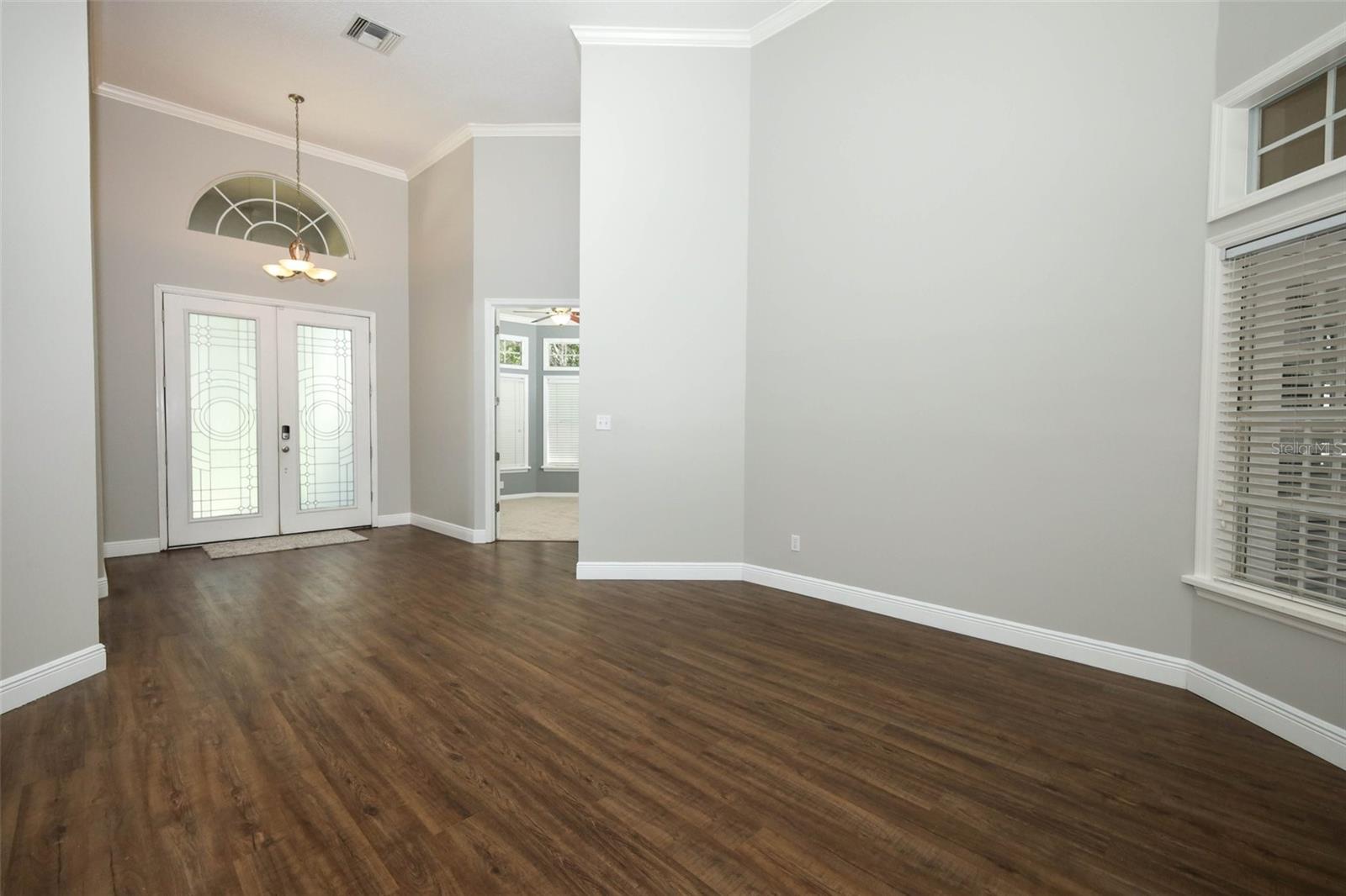Image 10 of 49 For 861 Lullwater Drive