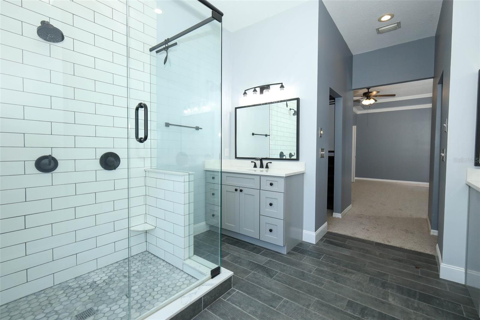 Image 16 of 49 For 861 Lullwater Drive