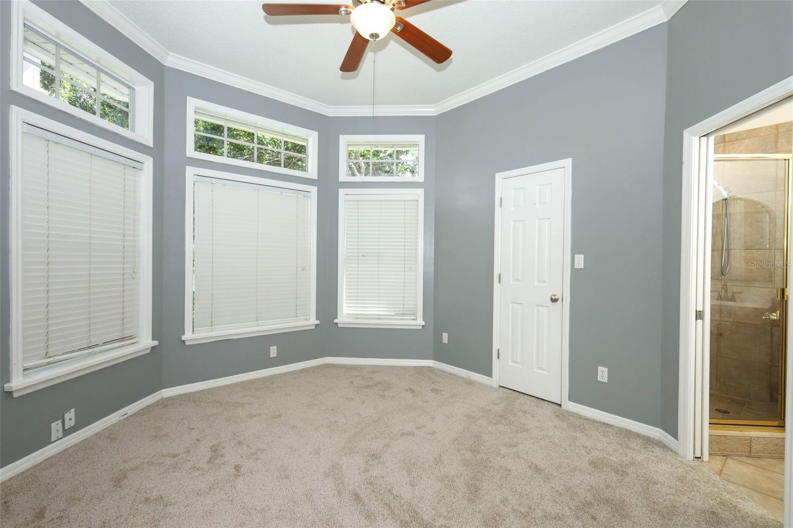 Image 22 of 49 For 861 Lullwater Drive