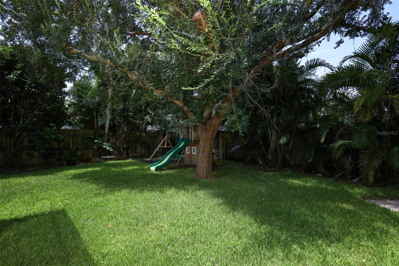 Image 39 of 49 For 861 Lullwater Drive