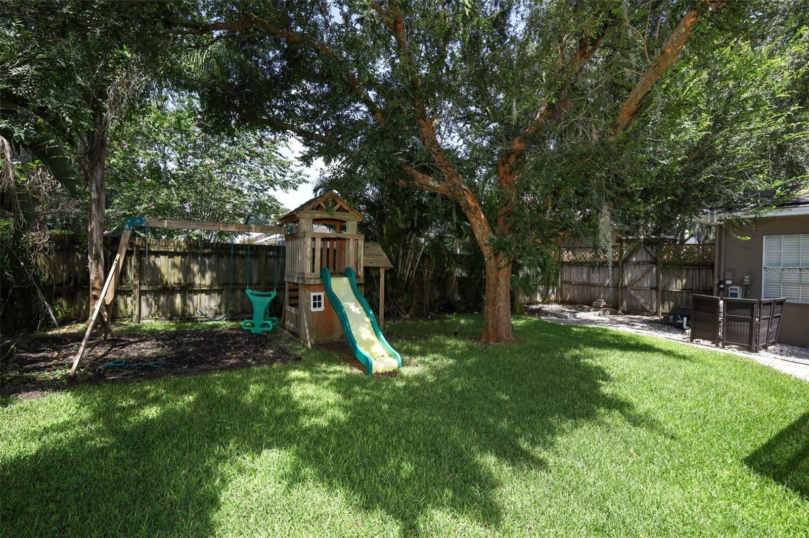 Image 41 of 49 For 861 Lullwater Drive