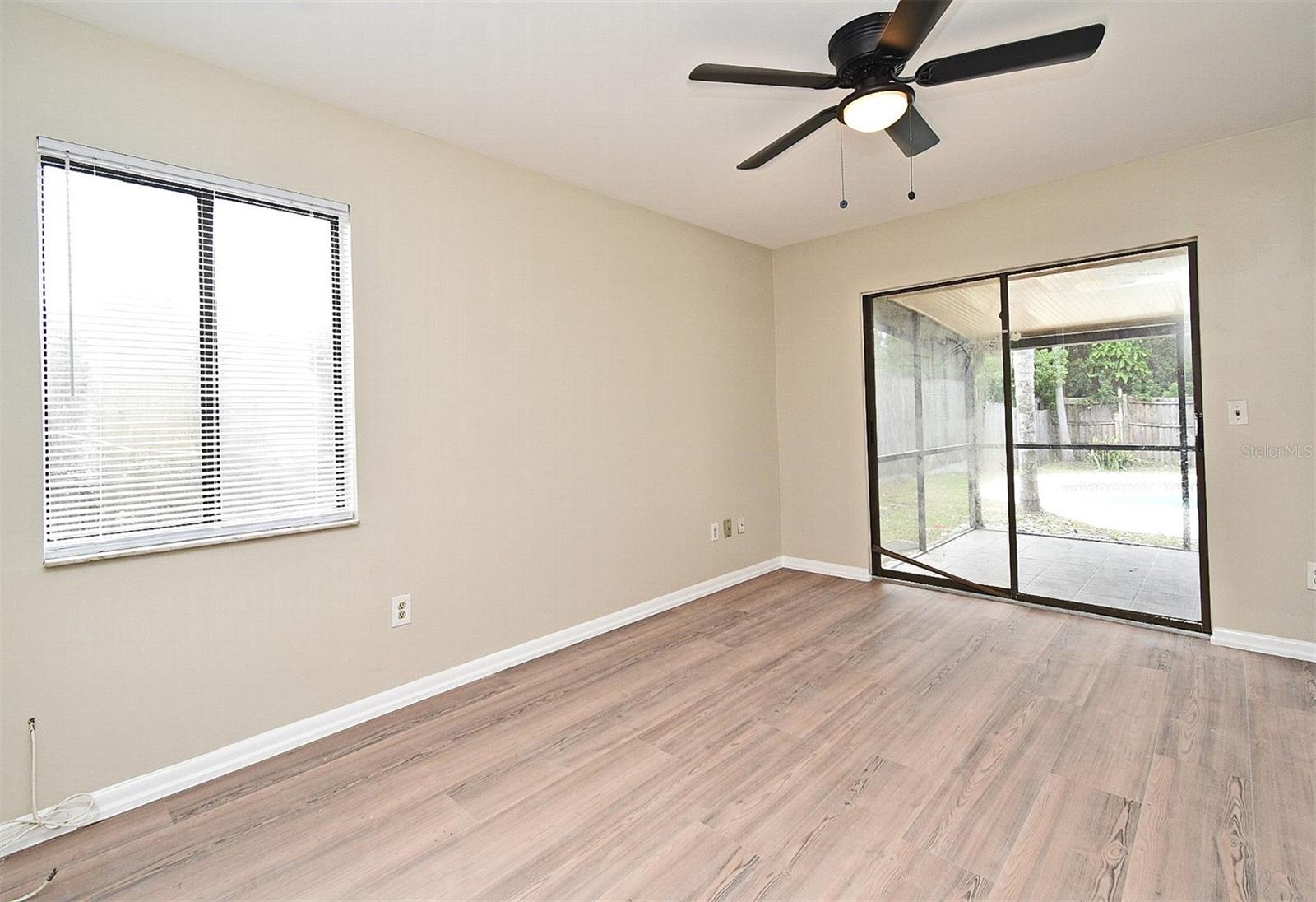 Image 19 of 39 For 1151 Park Drive